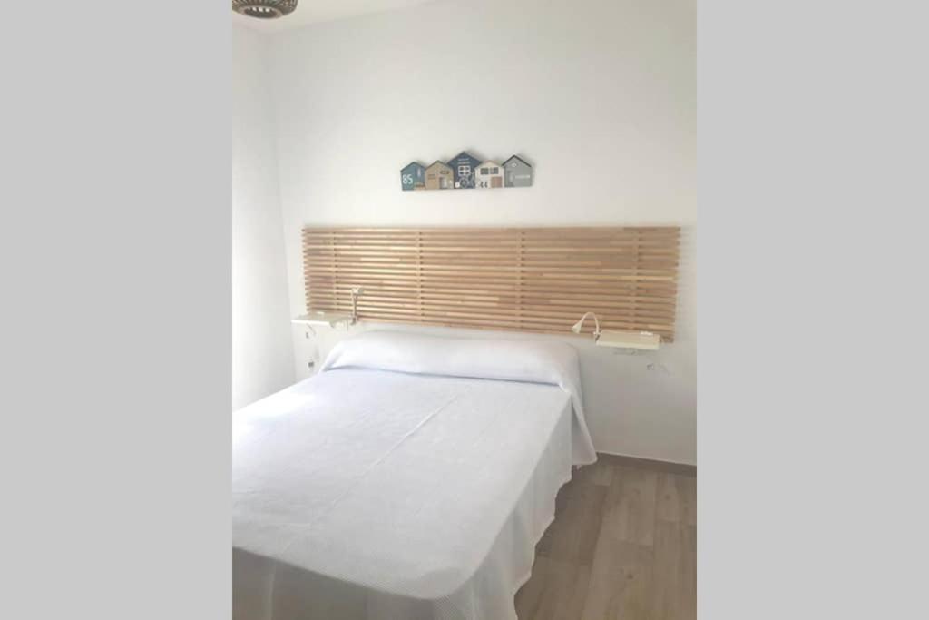 Apartamento La Playa เนร์คา ภายนอก รูปภาพ